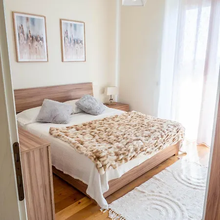 Apartment With Beautiful Sun