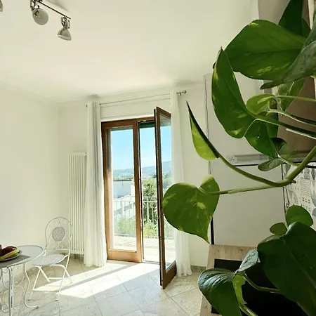 With Beautiful Sun Apartment